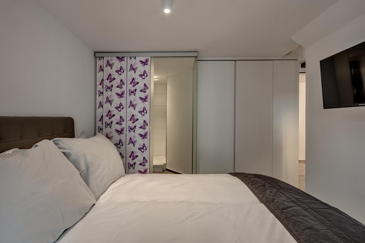 Smartroom The Residence La Cittadella Баден Екстериор снимка