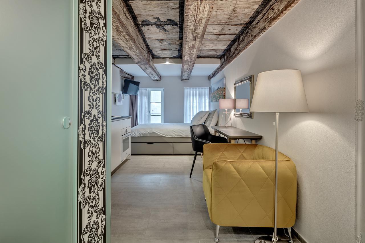 Smartroom The Residence La Cittadella Баден Екстериор снимка